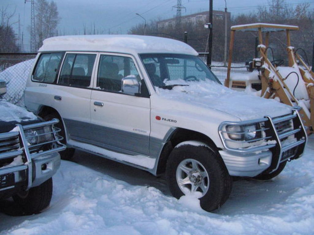 2008 Mitsubishi Pajero specs