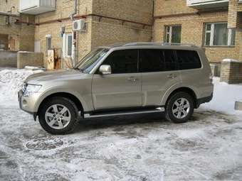 2008 Mitsubishi Pajero Pictures