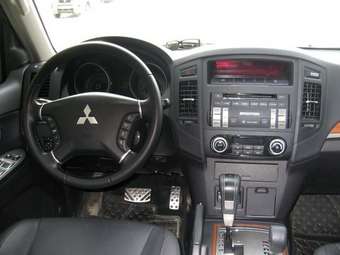 2008 Mitsubishi Pajero Pictures