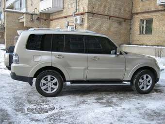 2008 Mitsubishi Pajero Pictures