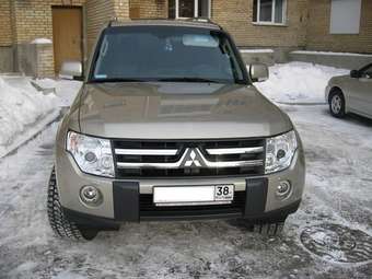 2008 Mitsubishi Pajero Photos