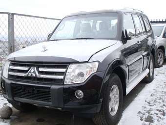 2008 Mitsubishi Pajero Photos