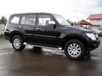 2008 Mitsubishi Pajero Images