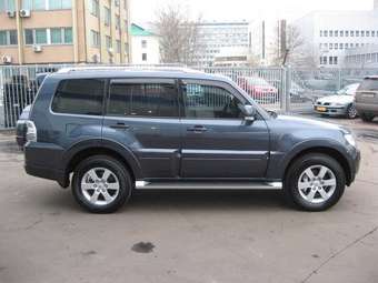 2008 Mitsubishi Pajero Photos