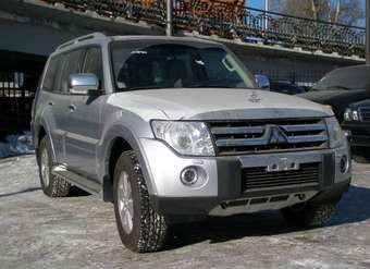 2008 Mitsubishi Pajero Photos