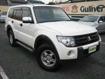 2008 Mitsubishi Pajero Photos