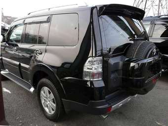 2008 Mitsubishi Pajero Photos