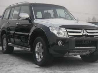 2008 Mitsubishi Pajero Photos