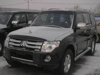 2008 Mitsubishi Pajero Photos