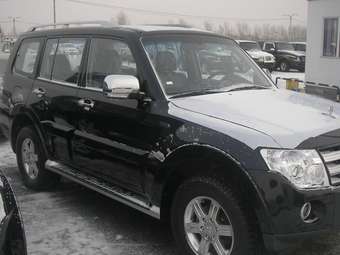 2008 Mitsubishi Pajero Pictures