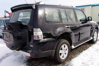 2008 Mitsubishi Pajero Images