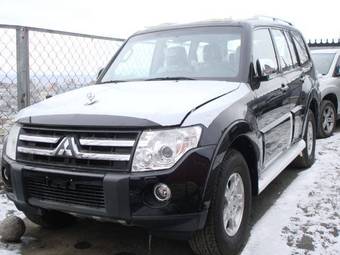 2008 Mitsubishi Pajero Images