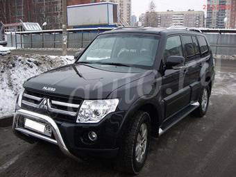 2008 Mitsubishi Pajero Images