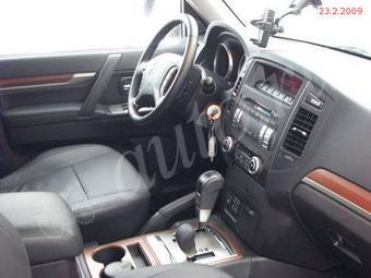 2008 Mitsubishi Pajero Pictures