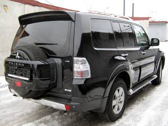 2008 Mitsubishi Pajero Photos