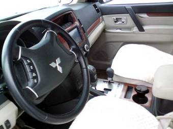 2008 Mitsubishi Pajero Wallpapers