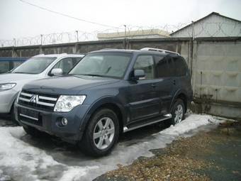 2008 Mitsubishi Pajero Photos