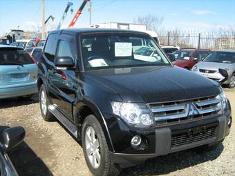 2008 Mitsubishi Pajero Pictures