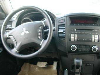 2008 Mitsubishi Pajero Pictures