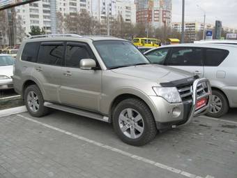 2008 Mitsubishi Pajero Photos