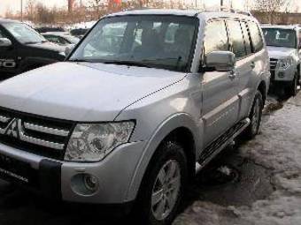 2008 Mitsubishi Pajero Photos