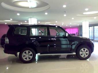 2008 Mitsubishi Pajero Pics