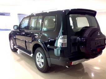 2008 Mitsubishi Pajero Photos