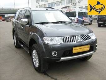 2008 Mitsubishi Pajero Images