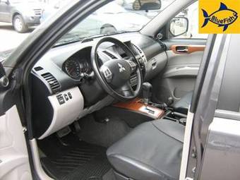 2008 Mitsubishi Pajero Pictures