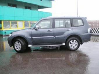 2008 Mitsubishi Pajero Pictures