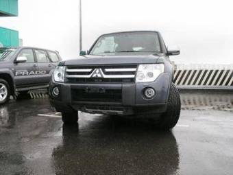 2008 Mitsubishi Pajero Photos