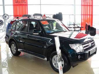 2008 Mitsubishi Pajero Photos