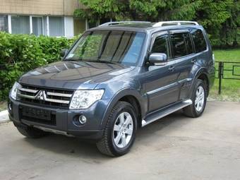 2008 Mitsubishi Pajero Pictures