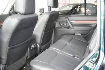 2008 Mitsubishi Pajero Pictures