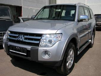 2008 Mitsubishi Pajero Photos