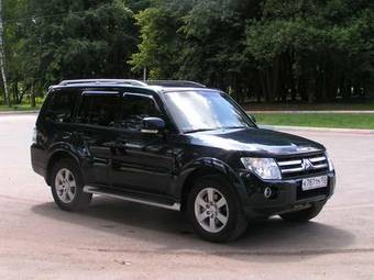 2008 Mitsubishi Pajero Pictures