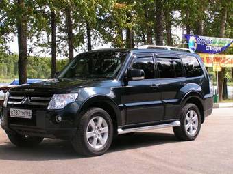2008 Mitsubishi Pajero Photos