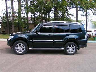 2008 Mitsubishi Pajero Pictures