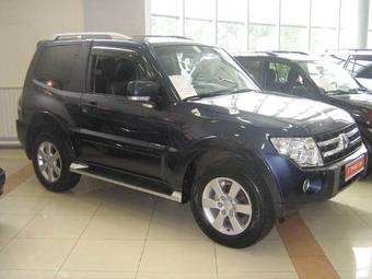 2008 Mitsubishi Pajero Images