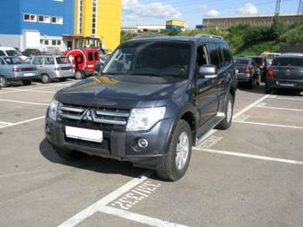 2008 Mitsubishi Pajero Images