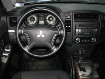 2008 Mitsubishi Pajero Pics