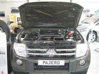 2008 Mitsubishi Pajero Pictures