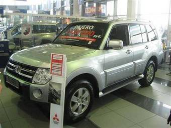 2008 Mitsubishi Pajero Pictures