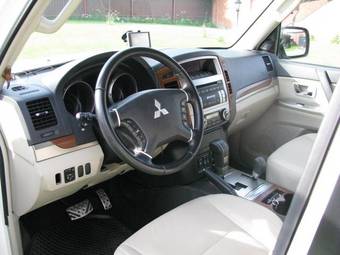 2008 Mitsubishi Pajero Pics