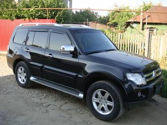 2008 Mitsubishi Pajero Photos