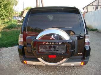 2008 Mitsubishi Pajero Photos