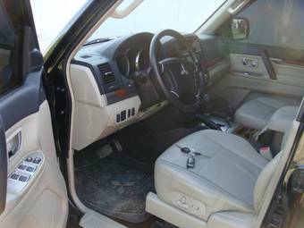 2008 Mitsubishi Pajero Pictures