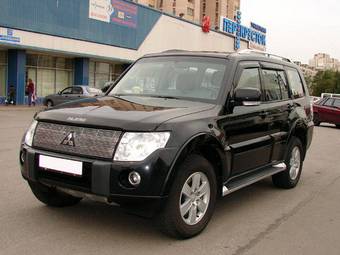 2008 Mitsubishi Pajero Photos