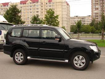 2008 Mitsubishi Pajero Pictures