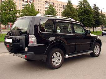 2008 Mitsubishi Pajero Photos